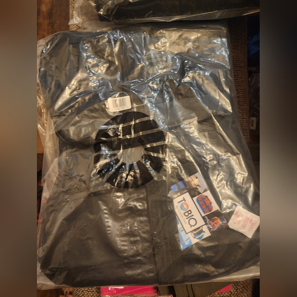Tobiq Wipeable Duffel